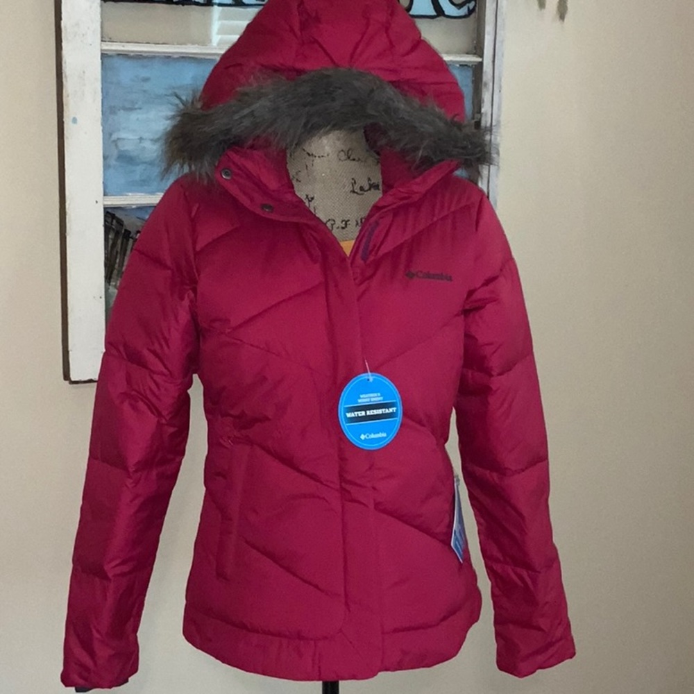 💚 LAST ONE SIZE MEDIUM LEFT WINTER PUFFER WITH FUR HOOD